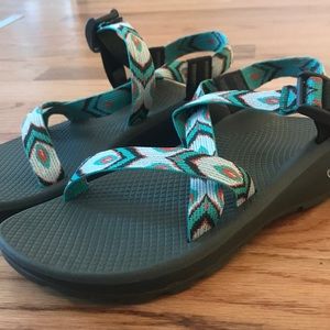 NWOT women’s Z/Cloud Chacos